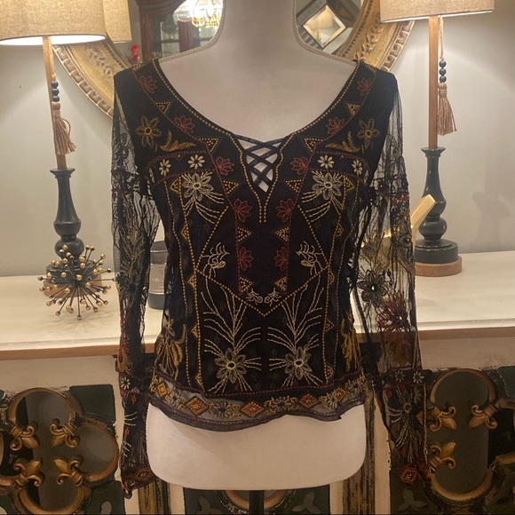 2/$25 American Eagle Outfitters Gorgeous Black Mesh Embroidered Top XS - Picture 5 of 8